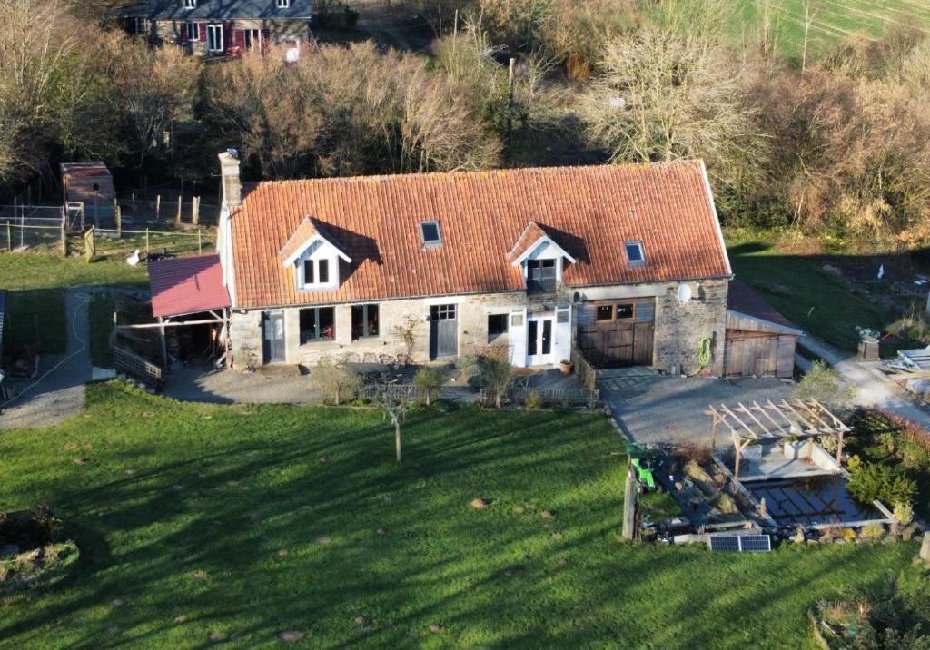 Ferme De Noyes Bed and Breakfast Sourdeval Exteriör bild