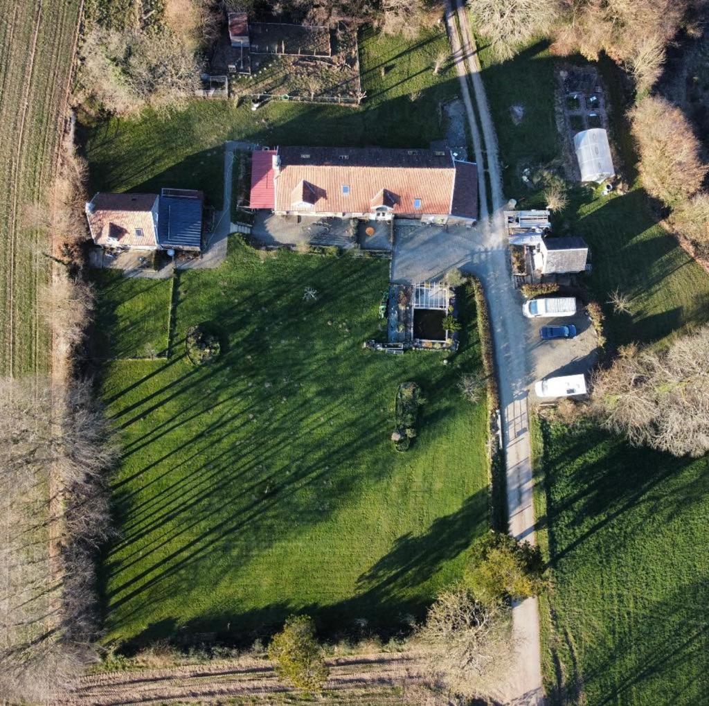 Ferme De Noyes Bed and Breakfast Sourdeval Exteriör bild